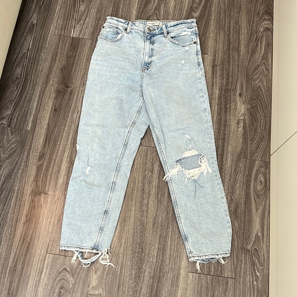 Abercrombie & Fitch Denim - Abercrombie light wash Mom Jeans. Curve love